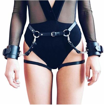 Harnais bondage femme jarretière cuir